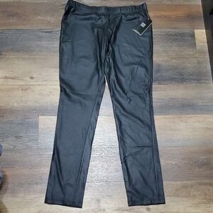 CLARA SUNWOO Black Leggings with Modern Design